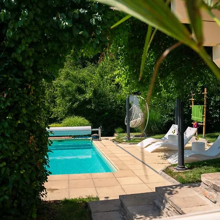 Bamboo-garden Am Hengstberg Bei Dresden Шале